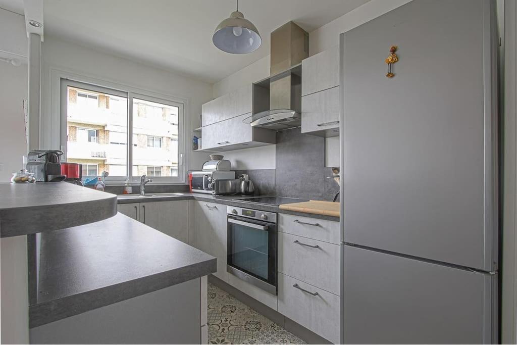 Appt Agreable Avec Balcon Au Sud-Ouest De Caen Apartment Exterior photo